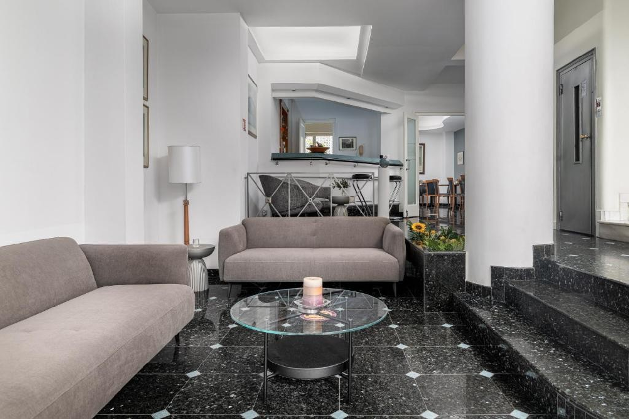 Athos Hotel 6/10