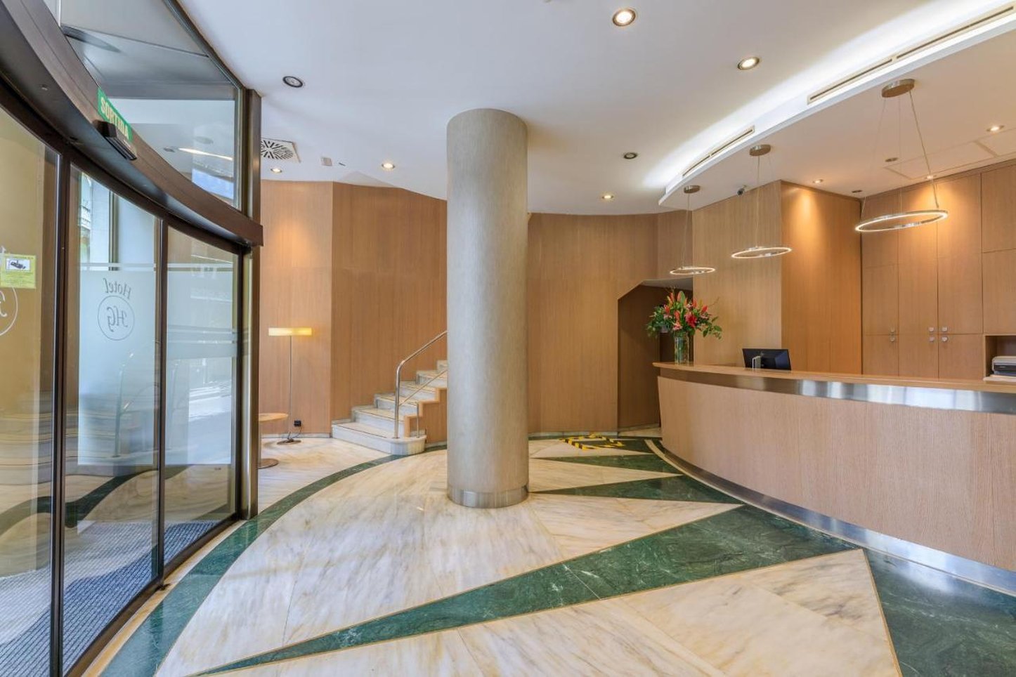 Gotico Hotel 10/77