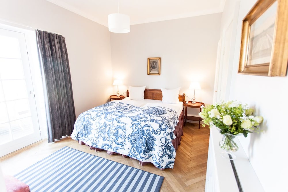 Fredensborg Store Kro 13/66