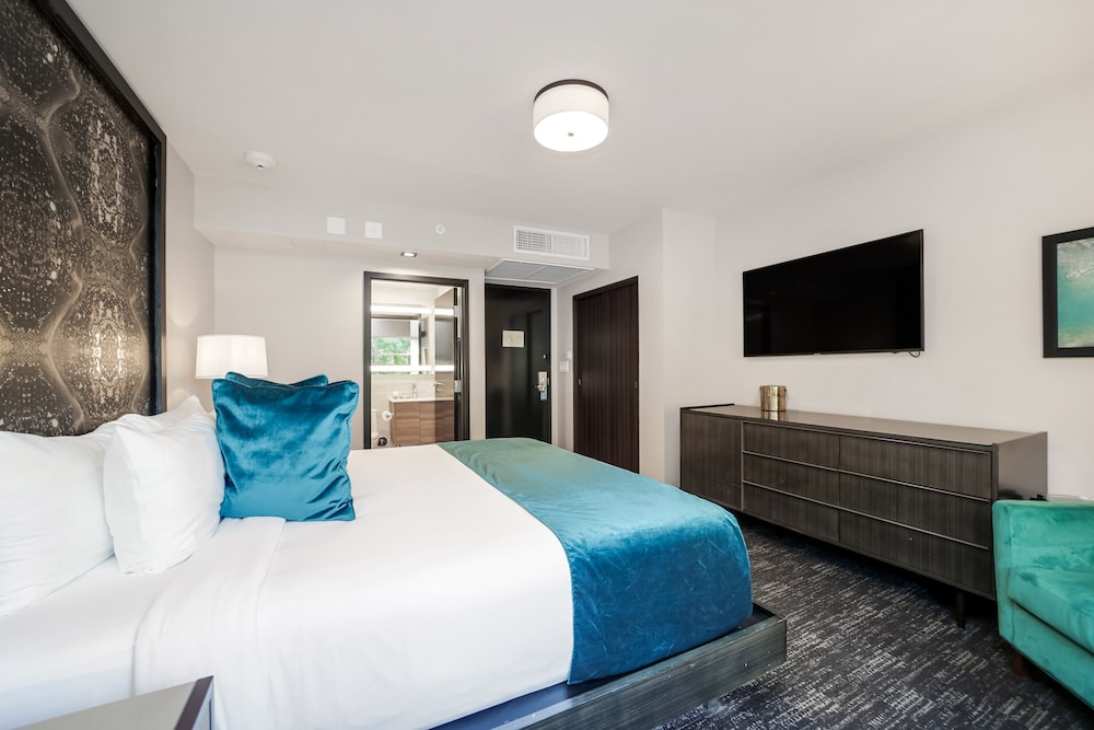 STANDARD, KING BED, PRIVATE BATHROOM