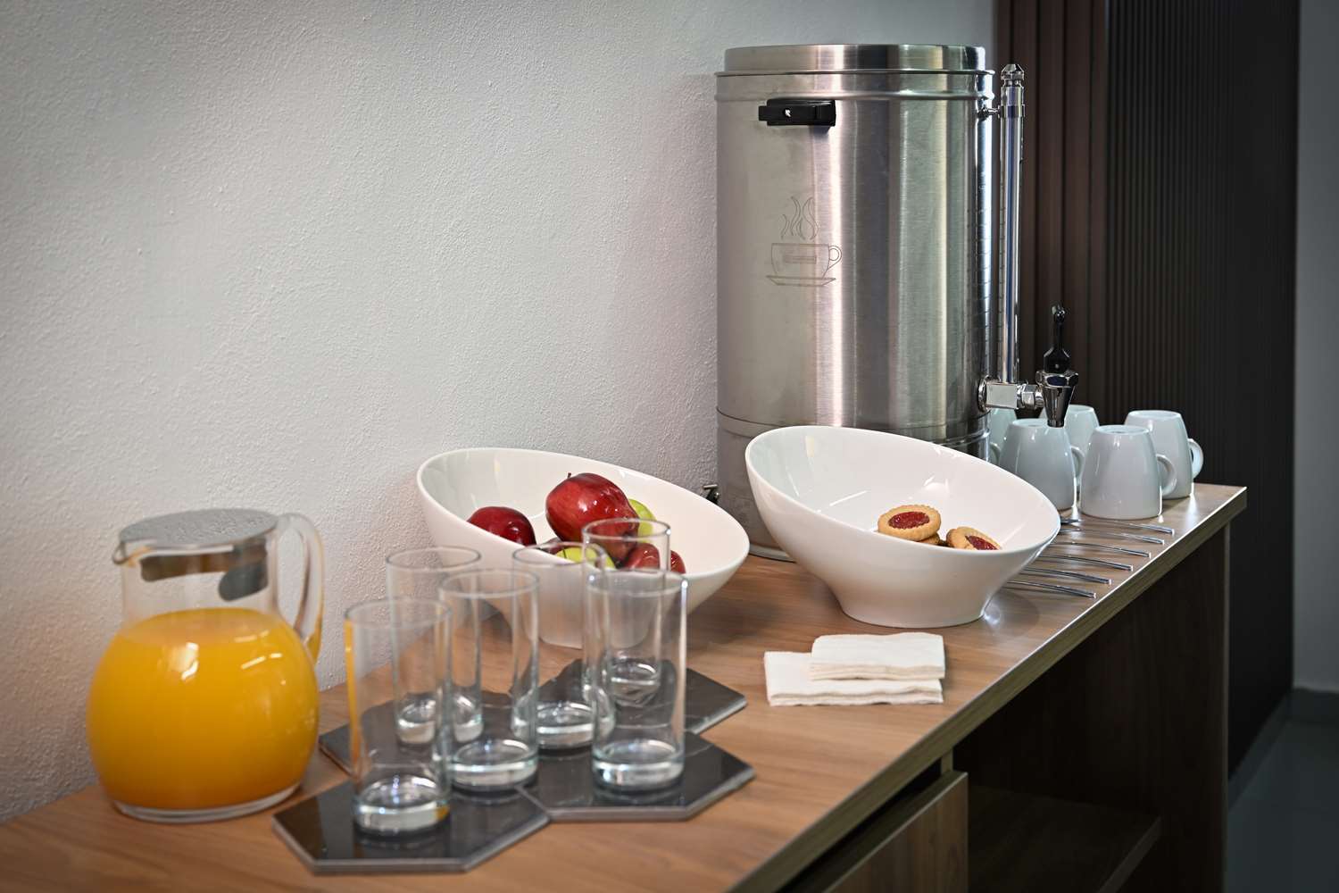 Vista Express Guadalajara Expo SureStay Collection by BW 23/35