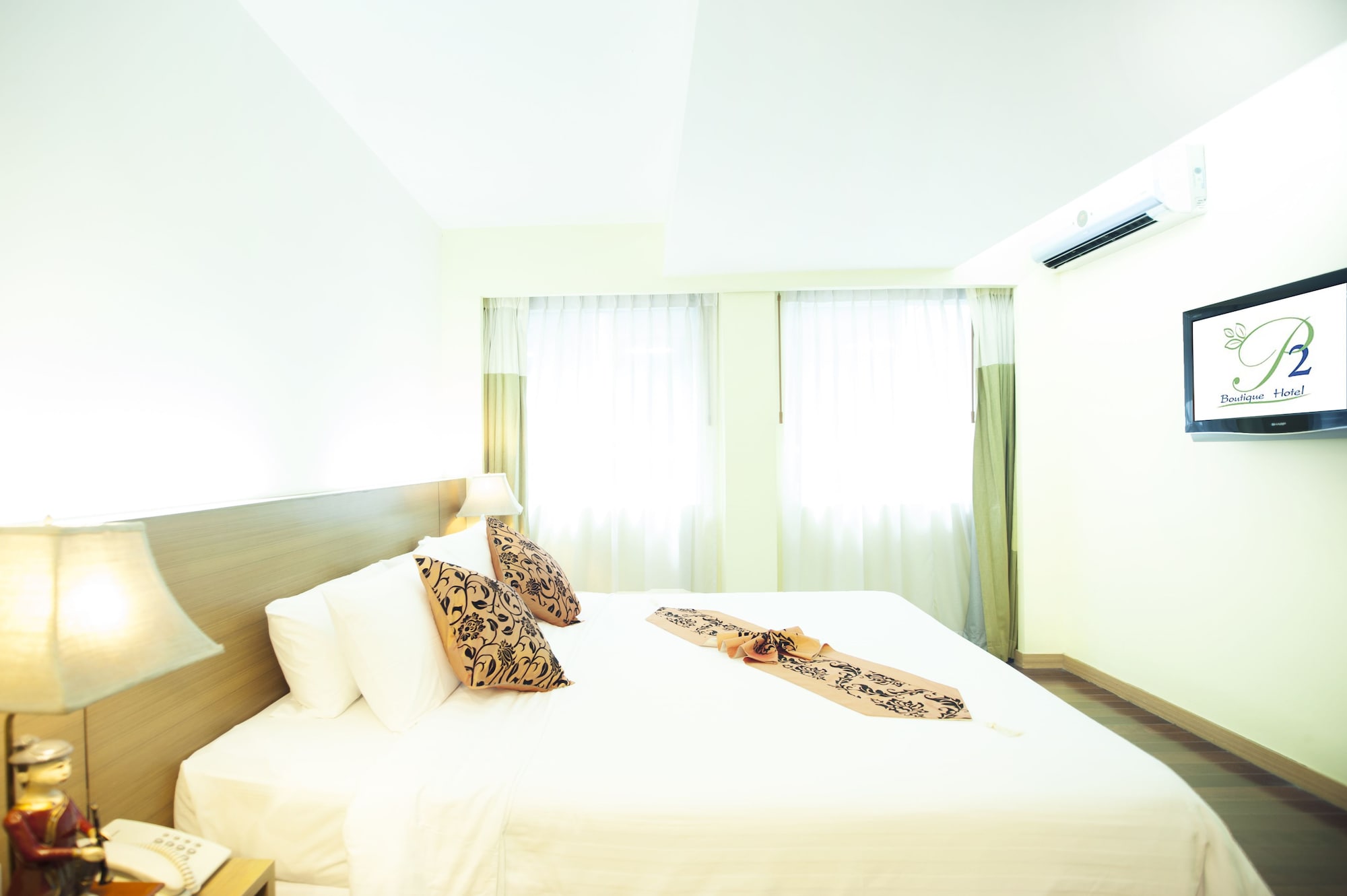 SUPERIOR, DOUBLE OR TWIN BED