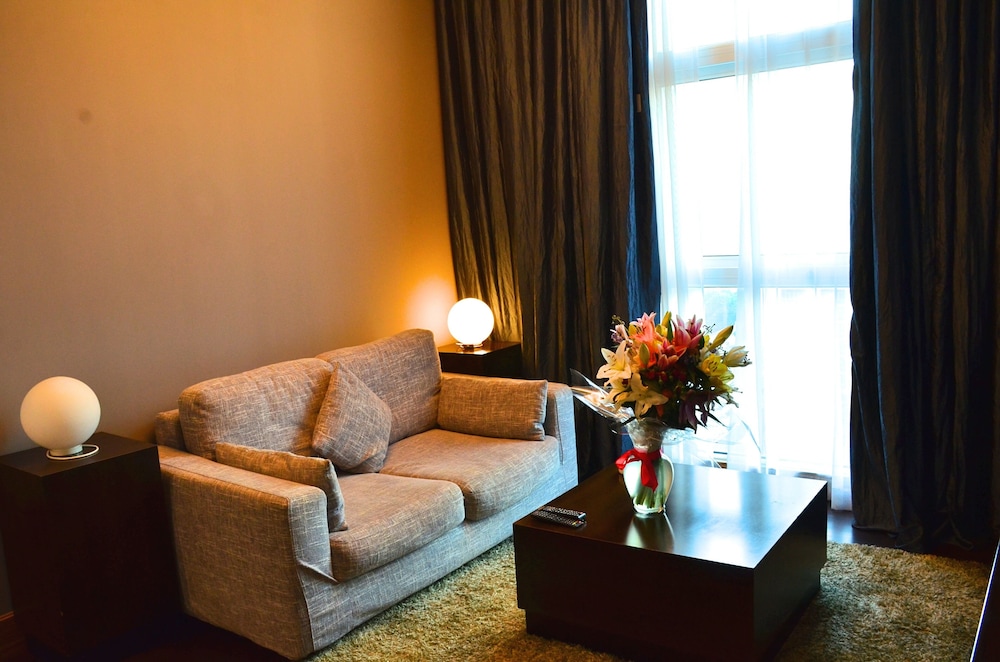Blaire Executive Suites 35/58