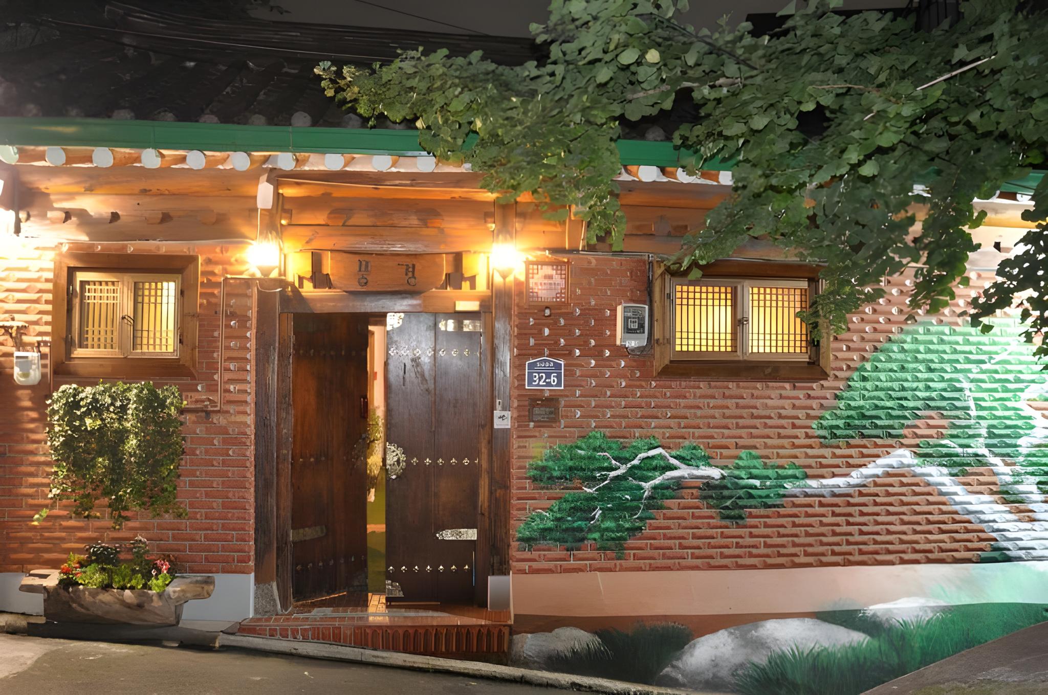 1 BEDROOM, ECONOMY, TRIPLE, COURTYARD VIEW, KITCHEN