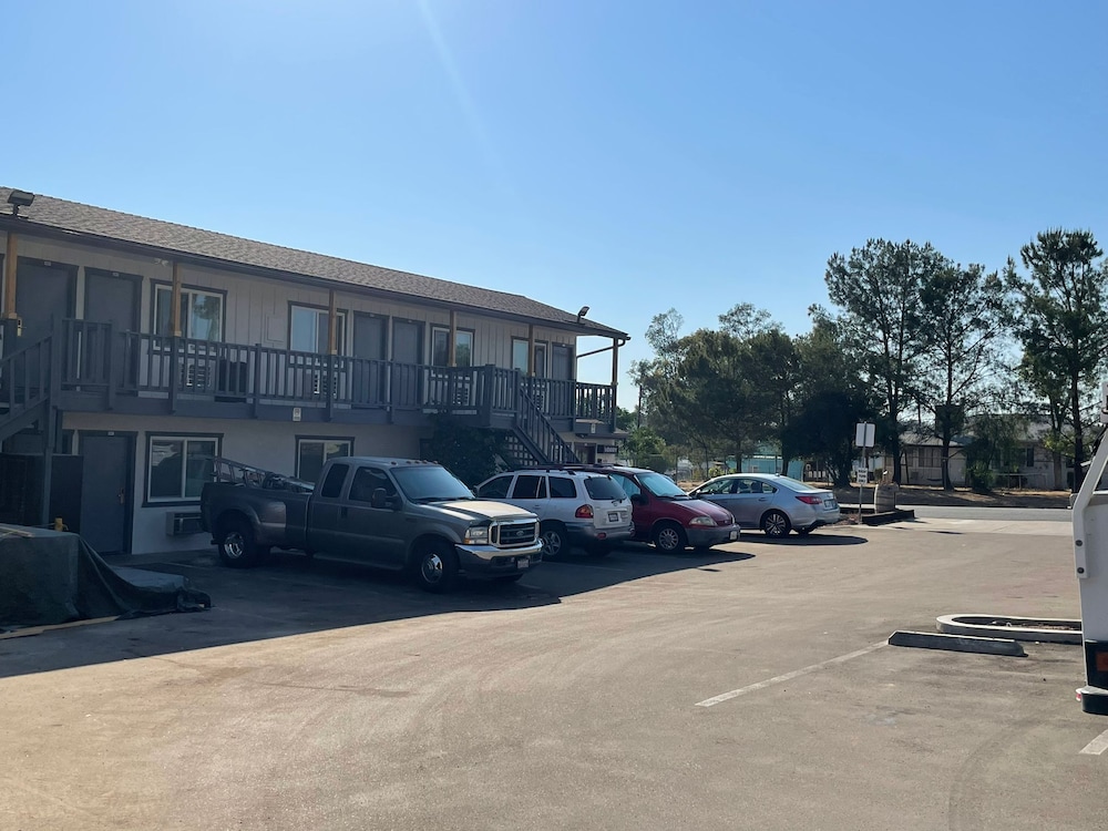 Ramona Valley Inn 50/61