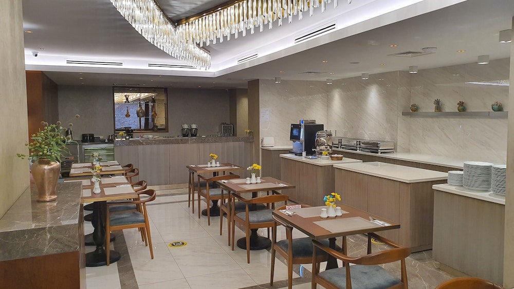 Asur Hotel 34/48