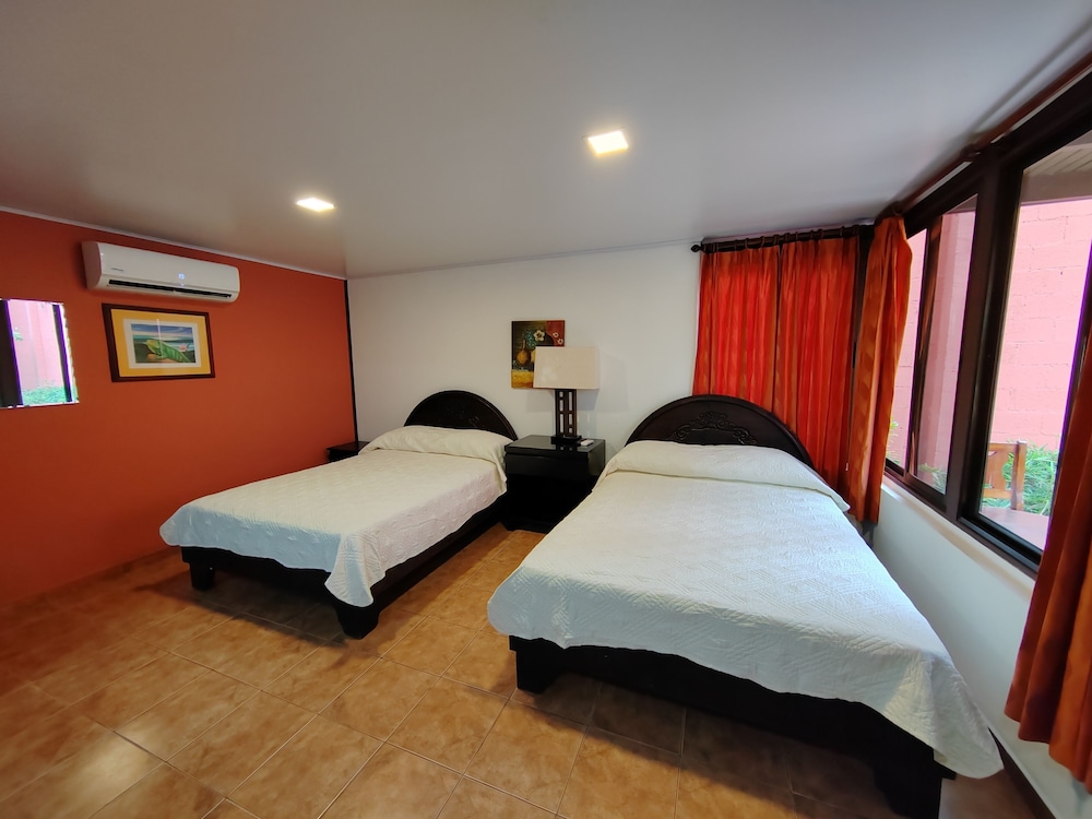1 BEDROOM, APARTMENT, KITCHEN