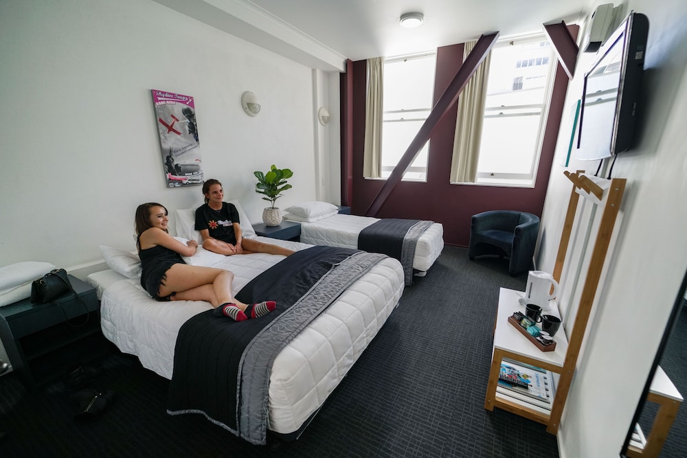 Nomads Capital Backpackers Wellington- Adults only 14/63