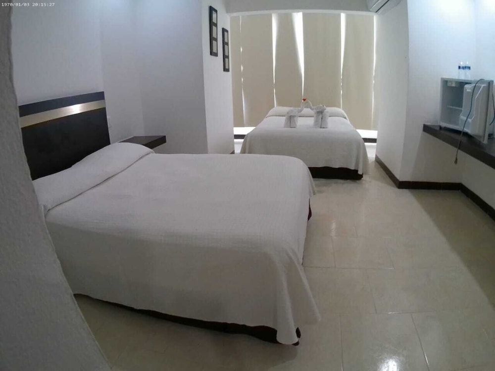 Hotel Plaza Playa 10/22