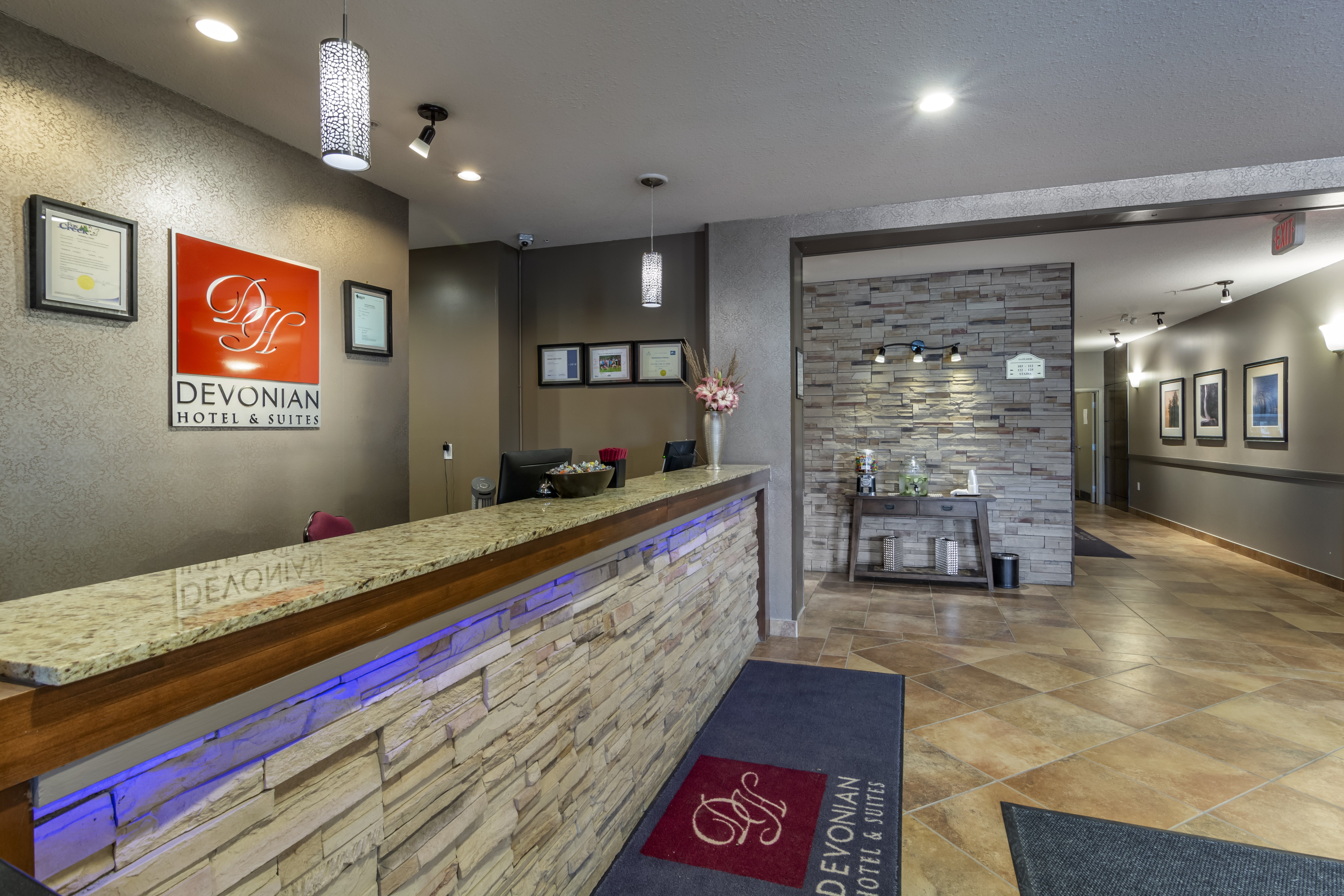 Devonian Hotel Suites 5/35