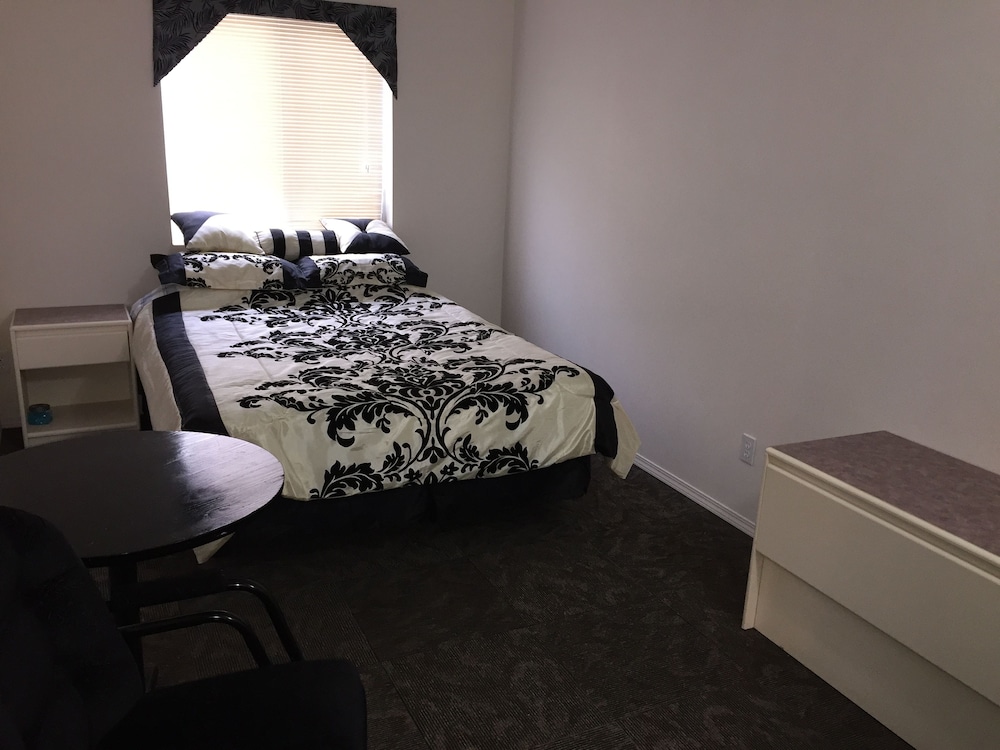 Invermere Hostel 9/30