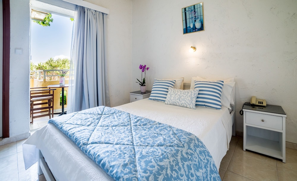 Room at Roxani Hotel, MALEVIZI
