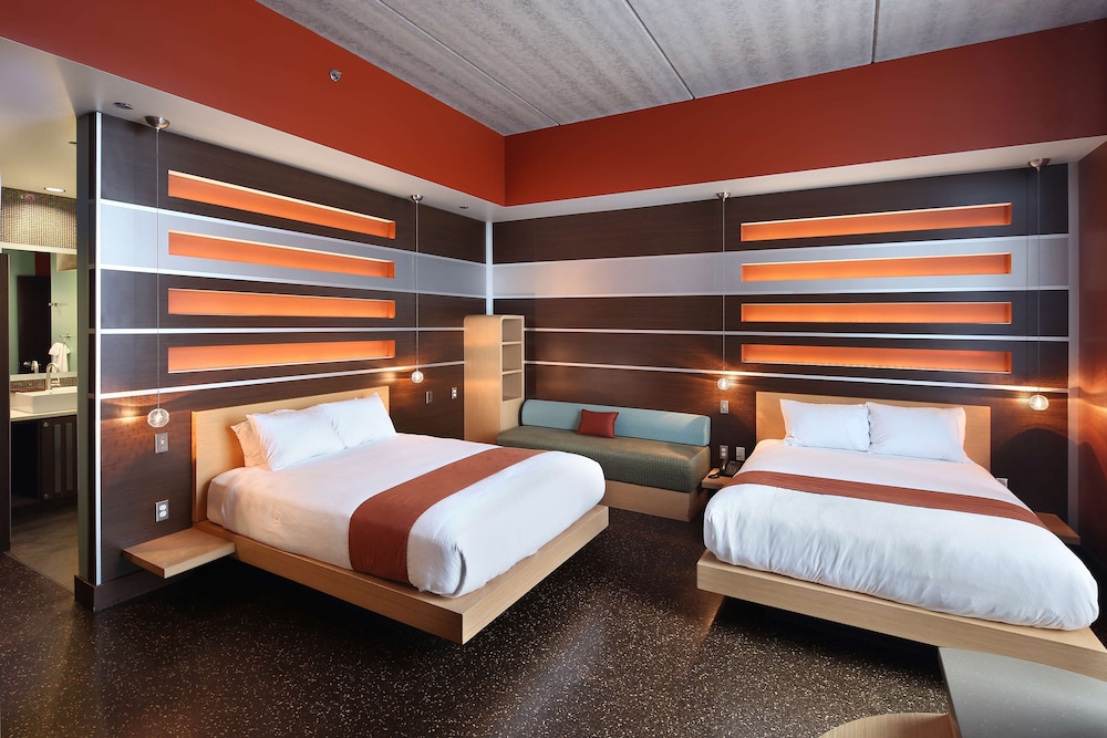 Tulyp, Tapestry Collection by Hilton 19/48