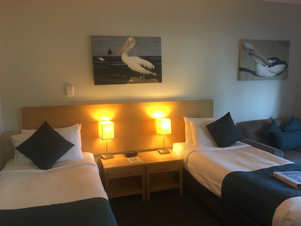 STUDIO, TWIN BEDS, GROUND FLOOR