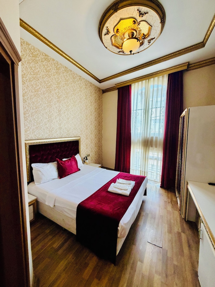 Marmara Deluxe Hotel 34/72