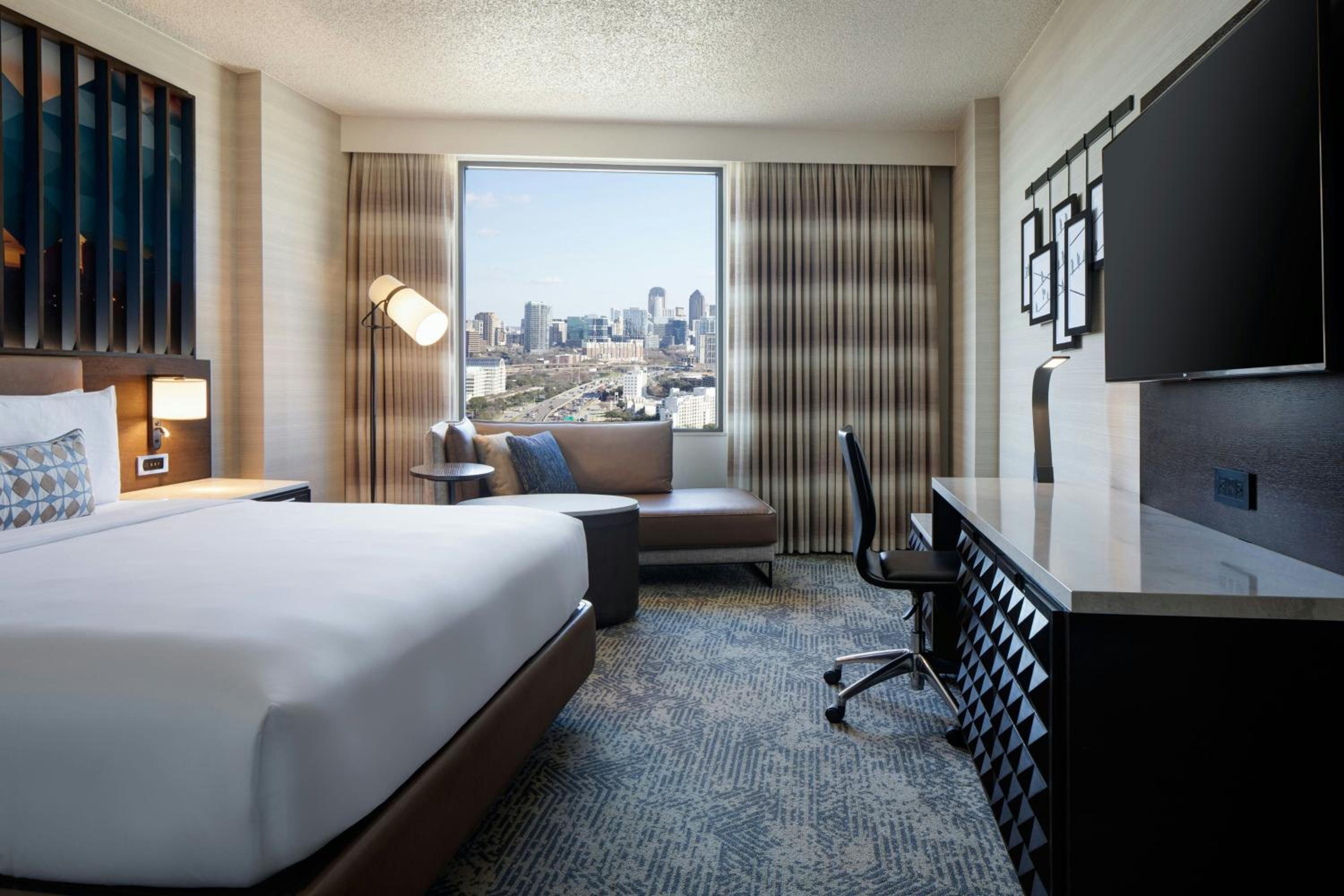 Room, King Bed, Sofa, Balcony, Accessible