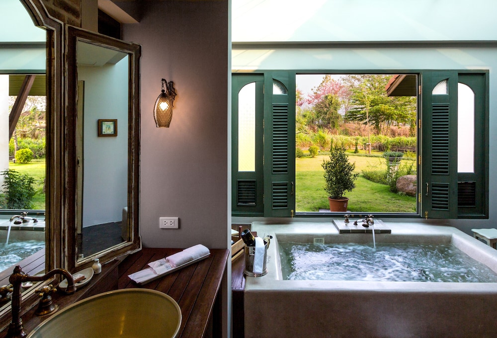 Reverie Siam Resort 24/50