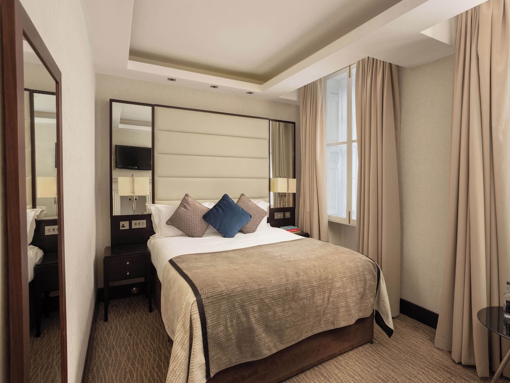 DELUXE, DOUBLE BED