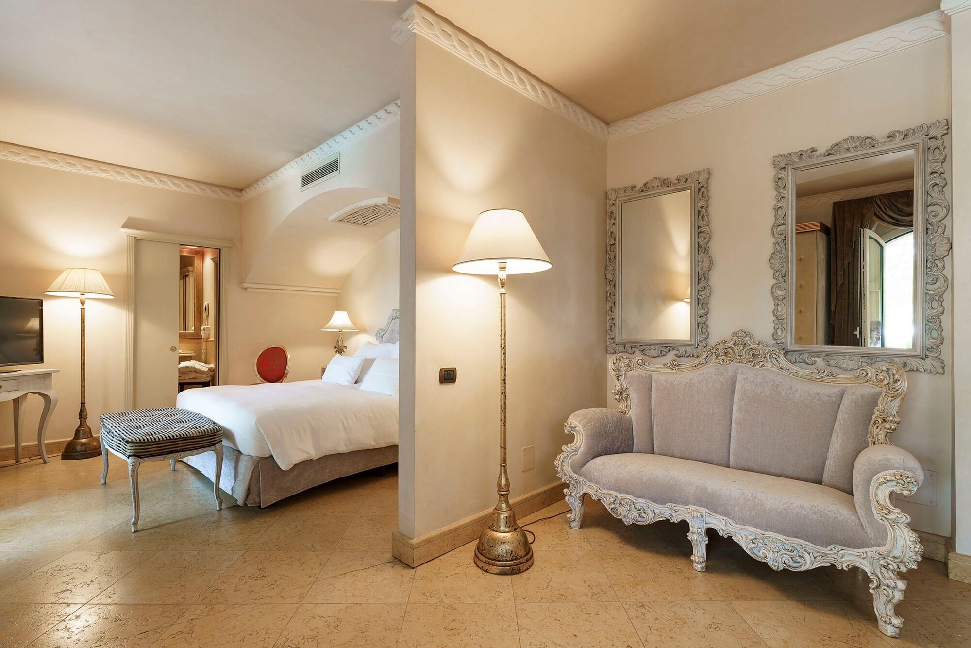 جناح فاخر بشرفة، Romano Palace 3/6