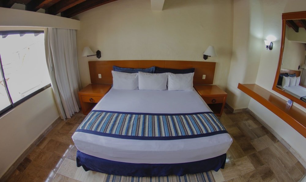 Plaza Pelicanos Grand Beach Resorts 7/65
