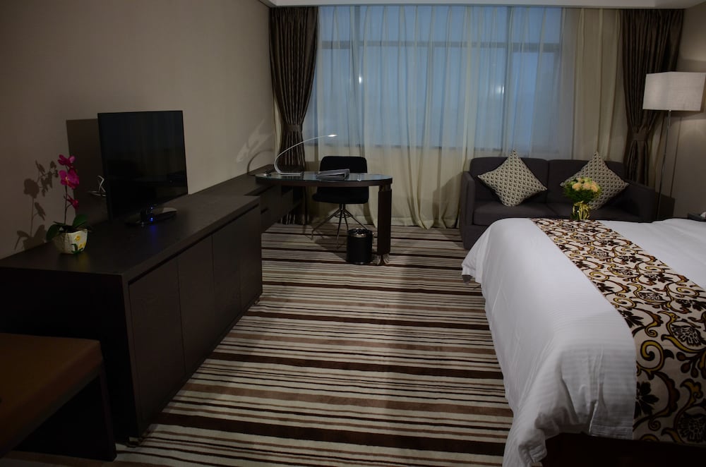 Junyue Internation Hotel 9/18