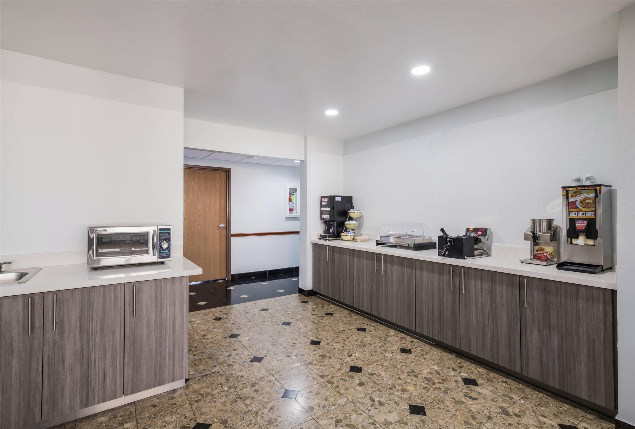 Quality Inn & Suites North Mesquite I-30 7/36
