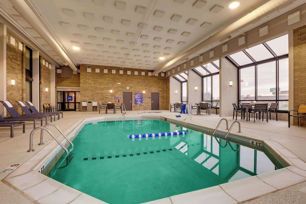 Drury Inn & Suites Cape Girardeau 25/50