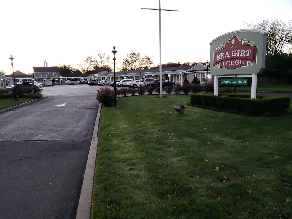 Sea Girt Lodge 46/72