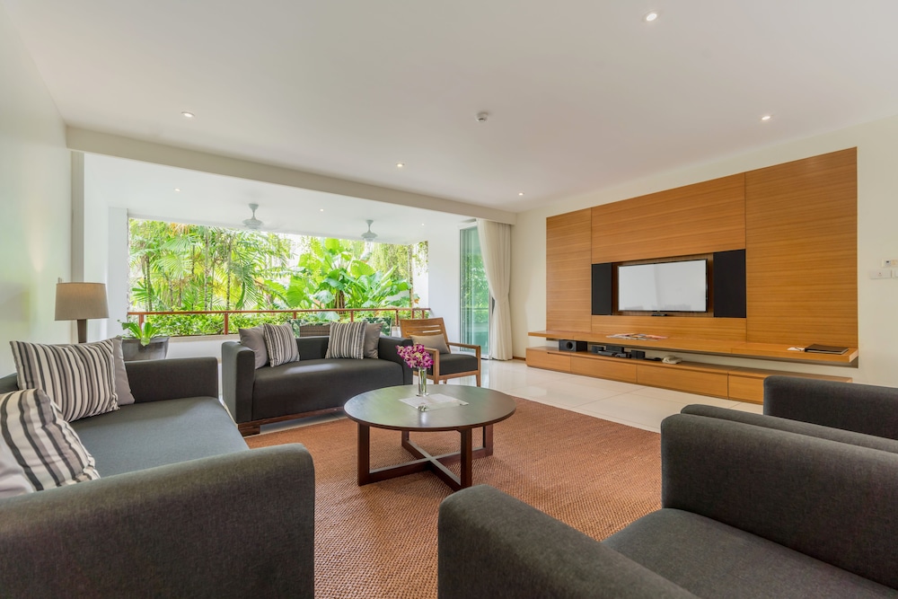 THE CHAVA RESORT 36/58