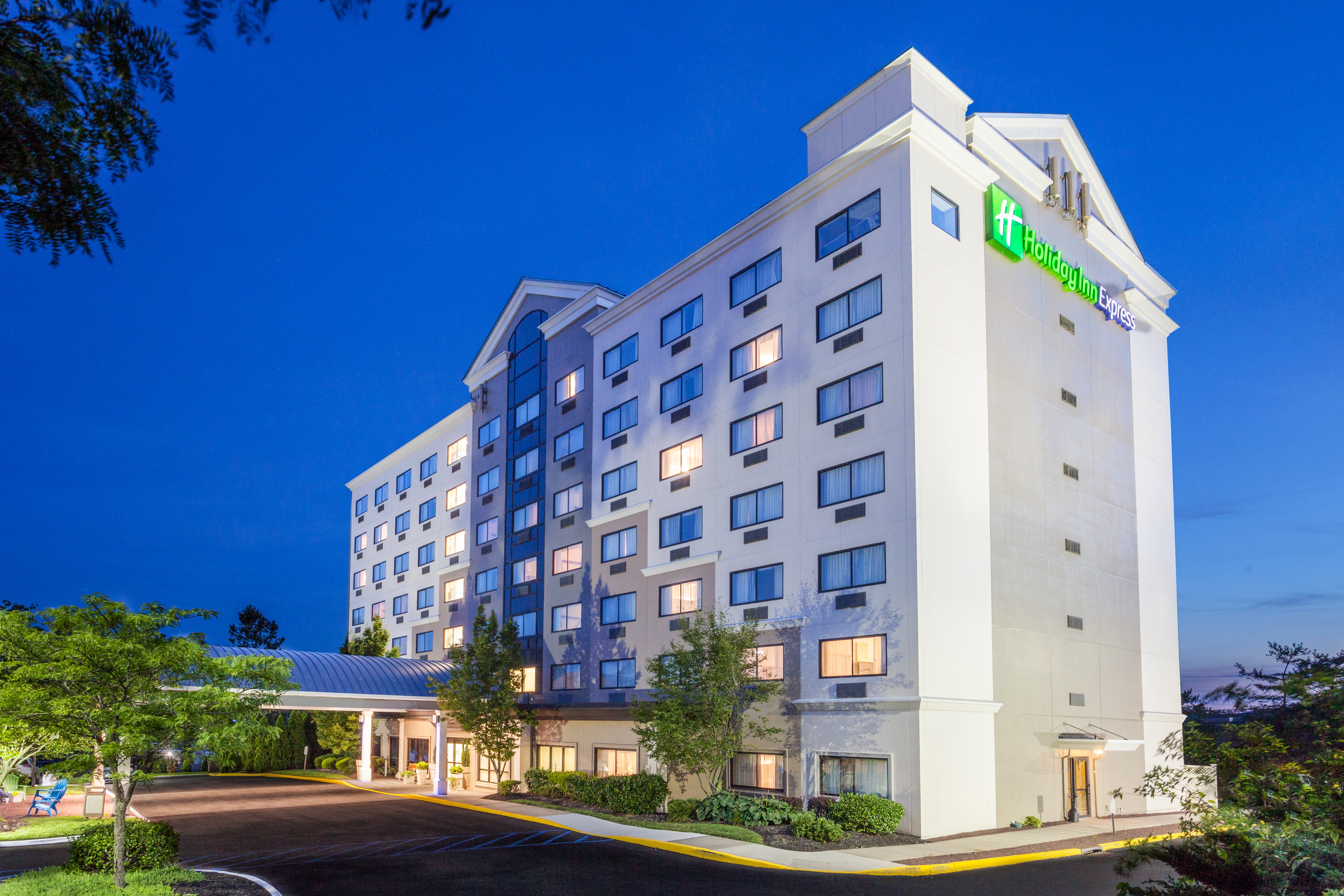 Holiday Inn Express Hauppauge-Long Island 2/66