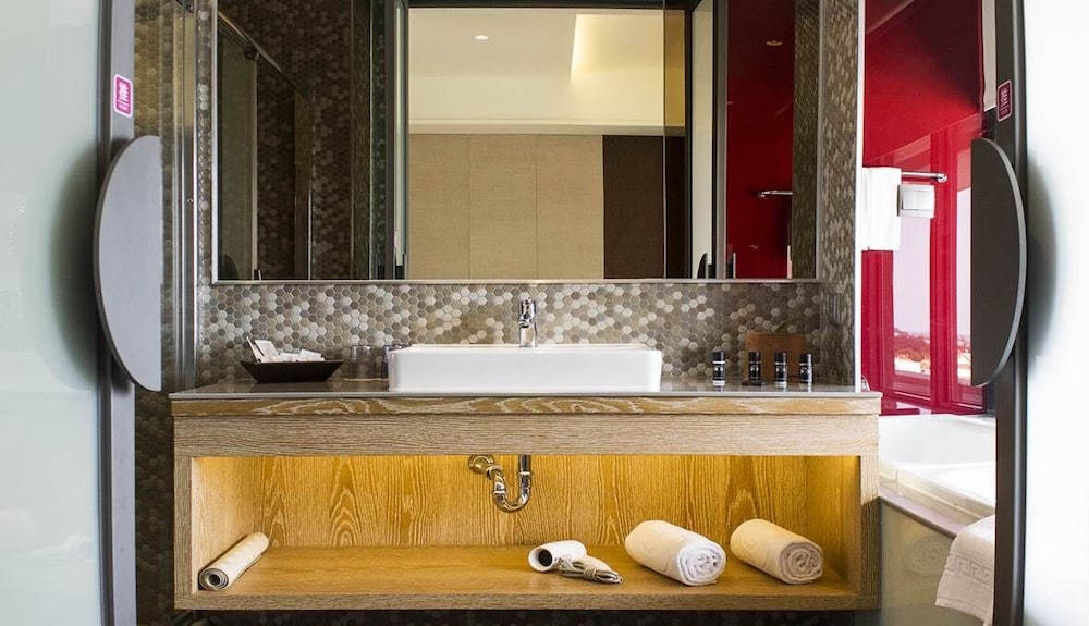 THE SUITES TAITUNG 32/33