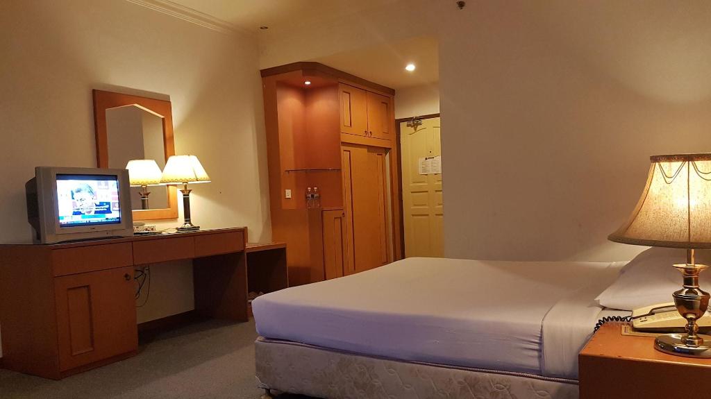 OYO 1178 Plaza Hotel Tanjung Pinang 26/50