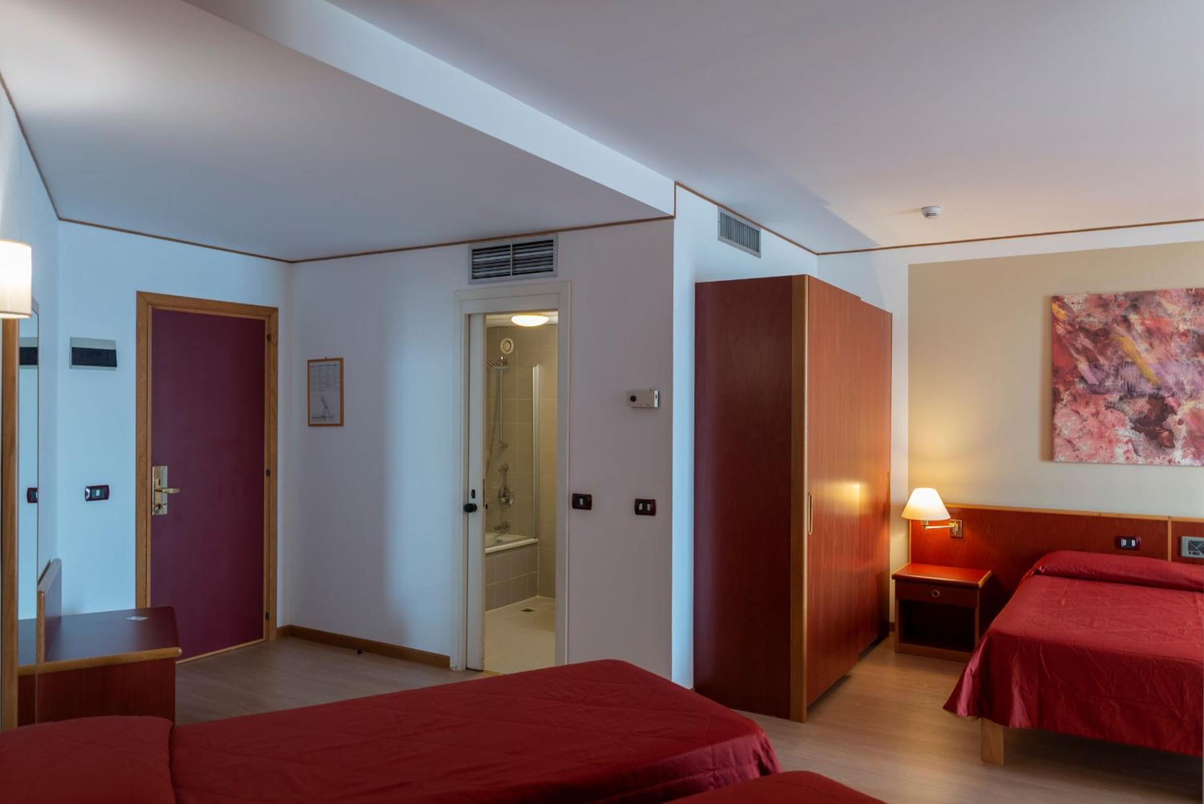 غرفة رباعية، Torre Normanna 5/6