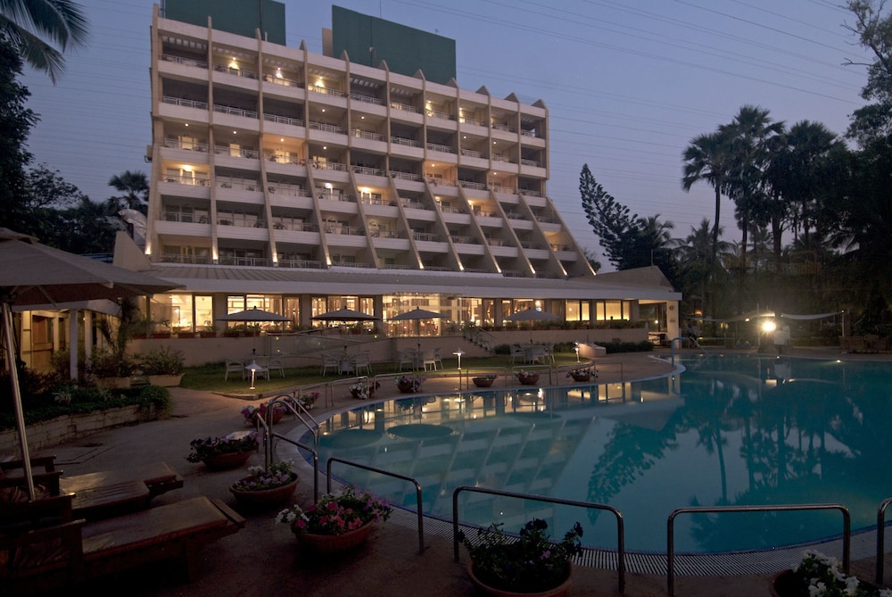 THE RESORT 5/77