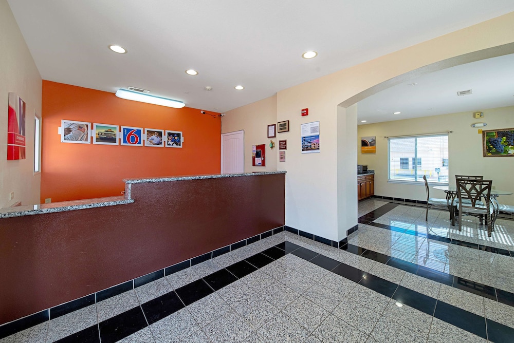 Motel6 Rhome, TX 6/43