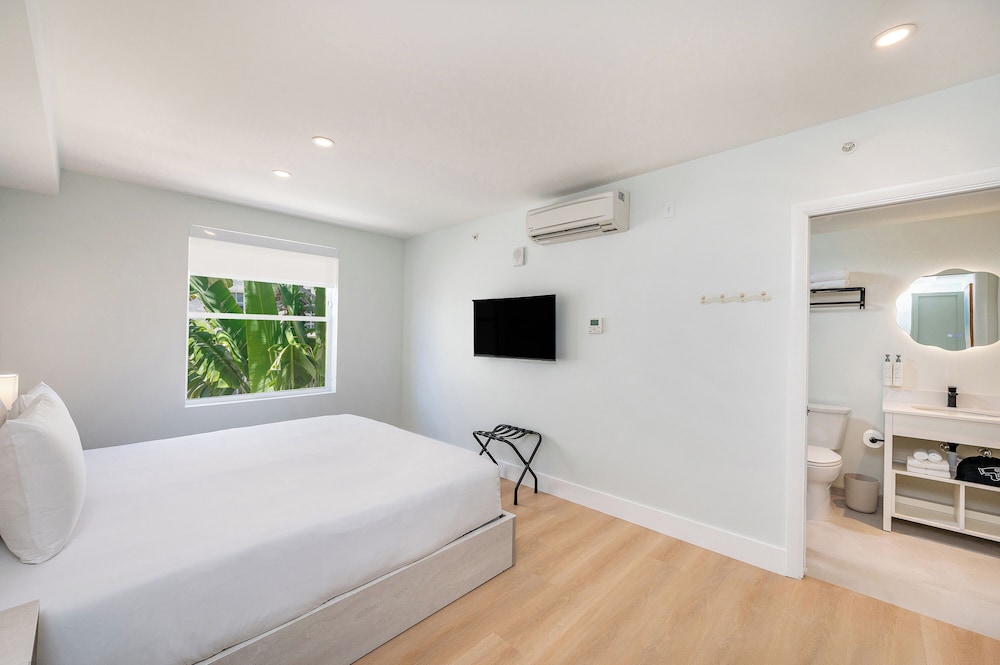 Odyssey Hotel Of South Beach 40/50