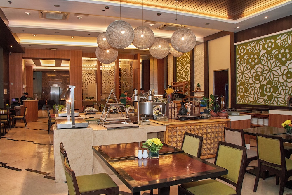 Harolds Hotel Cebu 35/48