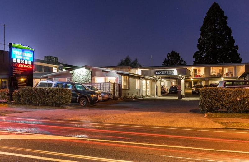 Twin Peaks Lakeside Inn 3/47