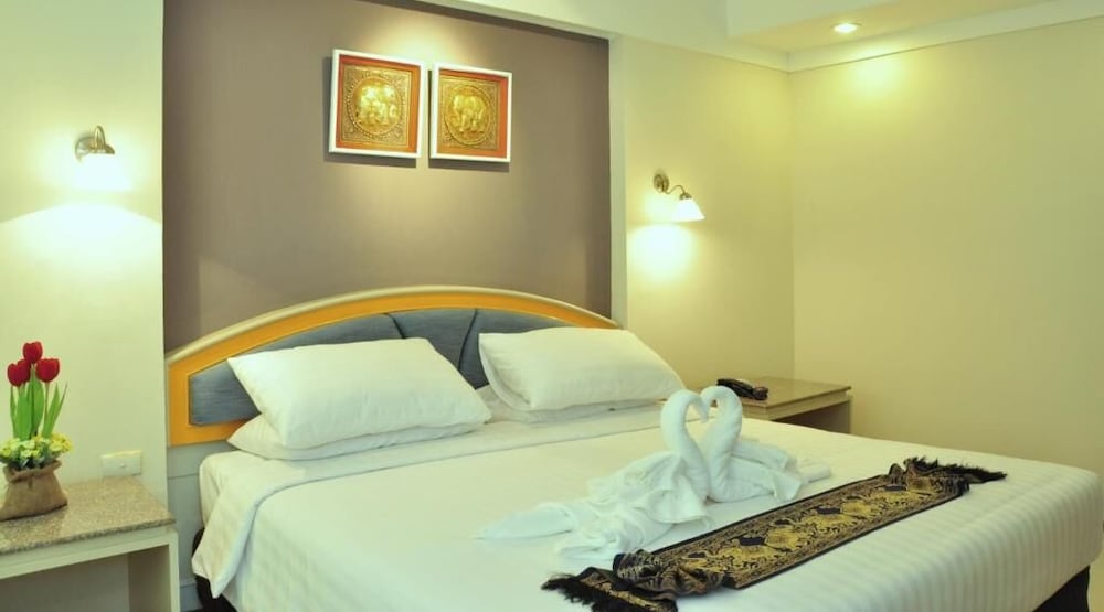Ton Koon Hotel 12/46