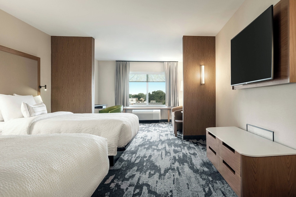 Suite, 2 Queen Beds, Sofa