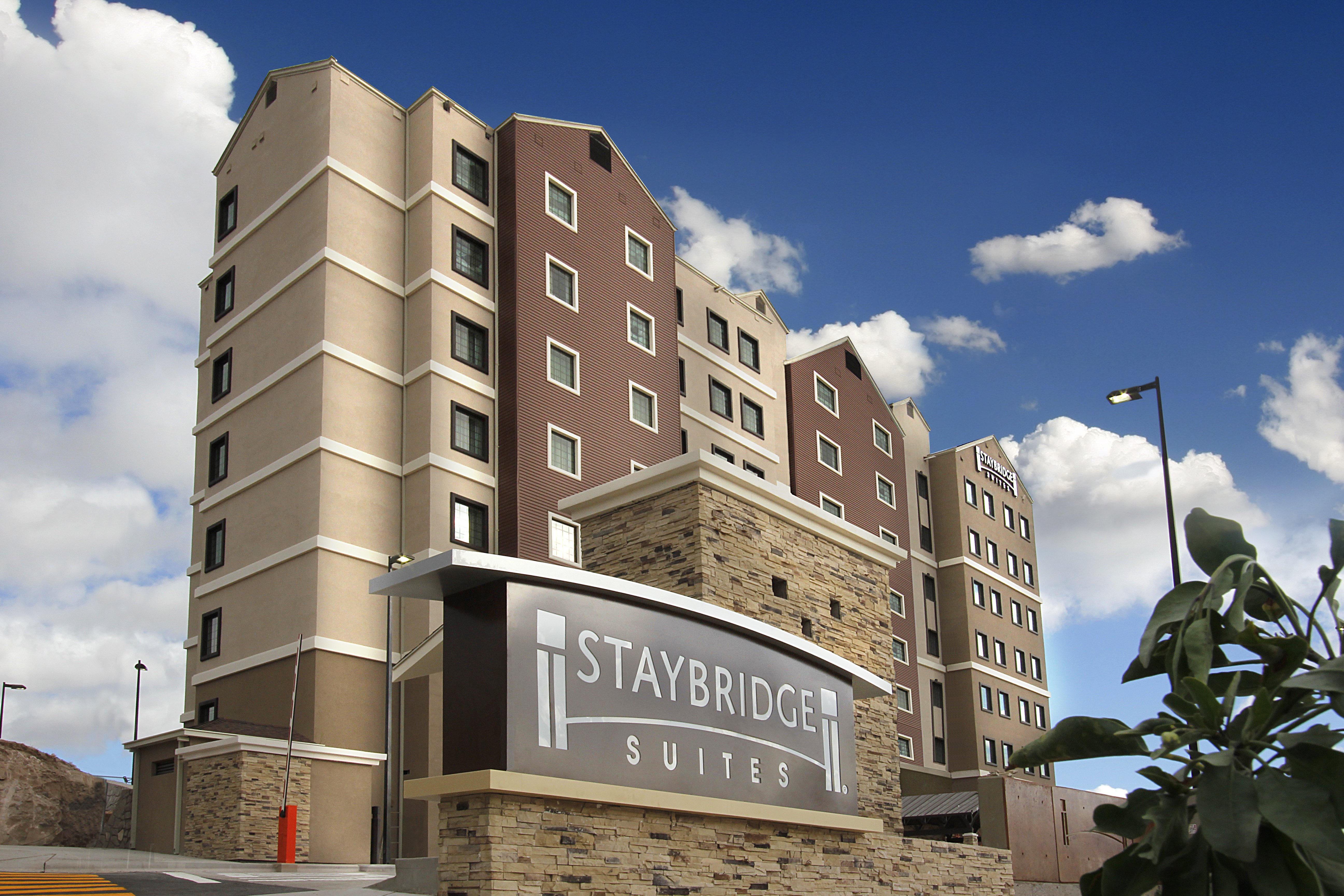 Staybridge Suites CHIHUAHUA 6/73