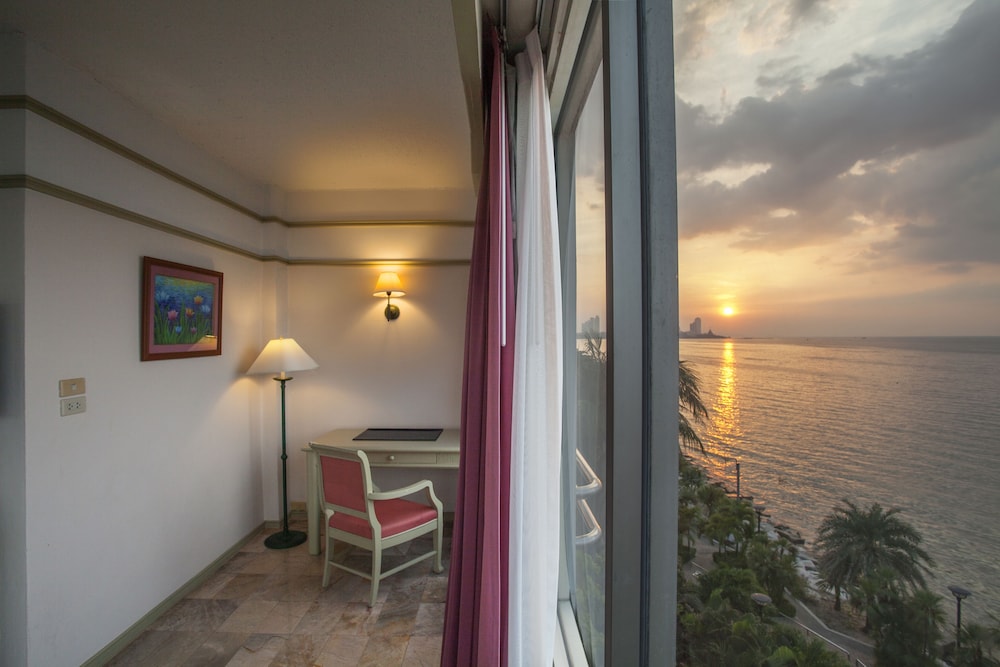 Cholchan Pattaya Beach Resort 35/74