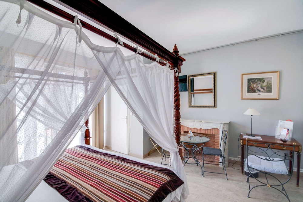 Brit Hotel Les Comtes de Champagne Centre Historique 38/50