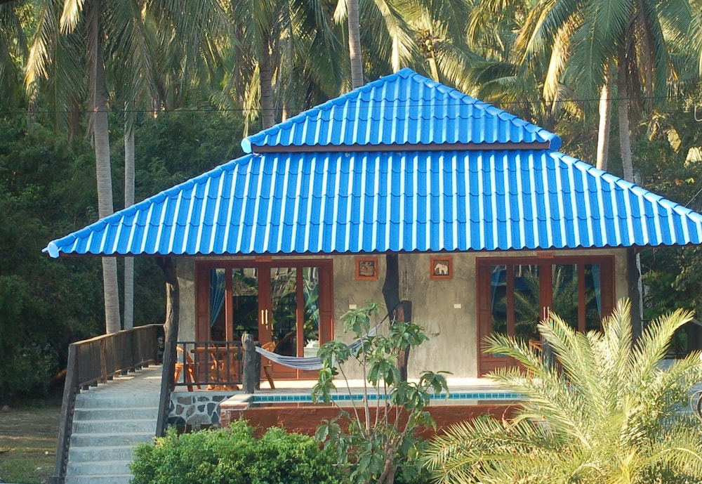 The Shore Resort 6/71