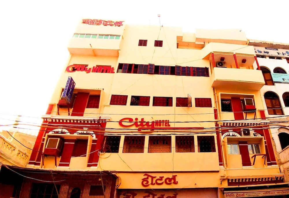 City Hotel 1/42