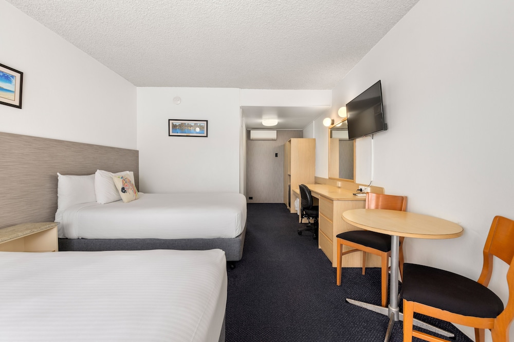 Deluxe, 2 Queen Beds