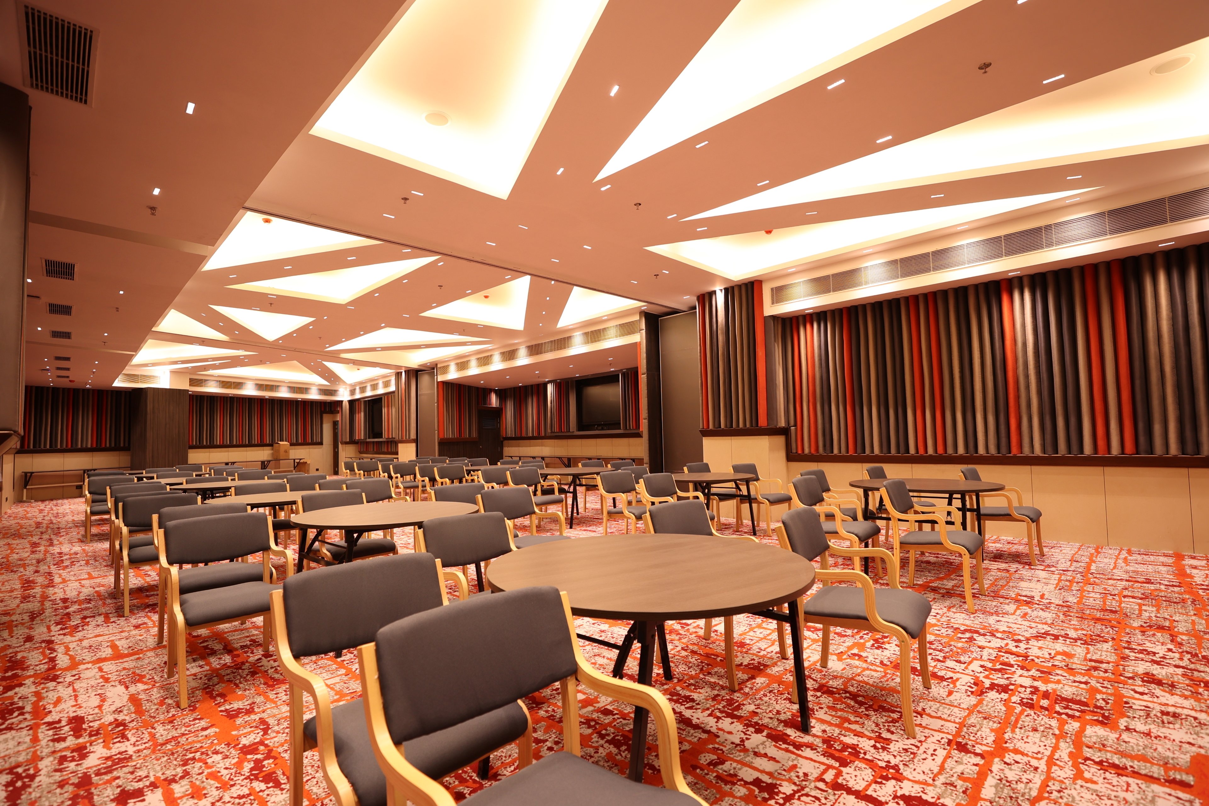 Holiday Inn Express and Suites Jaipur Gopalpura 21/43