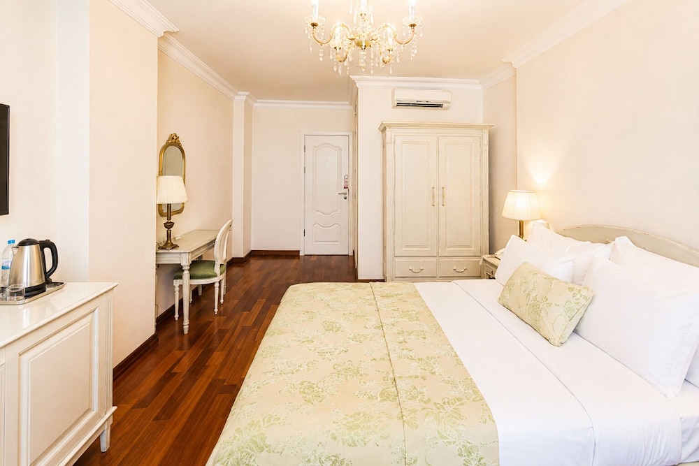 Hotel Sari Konak 23/48