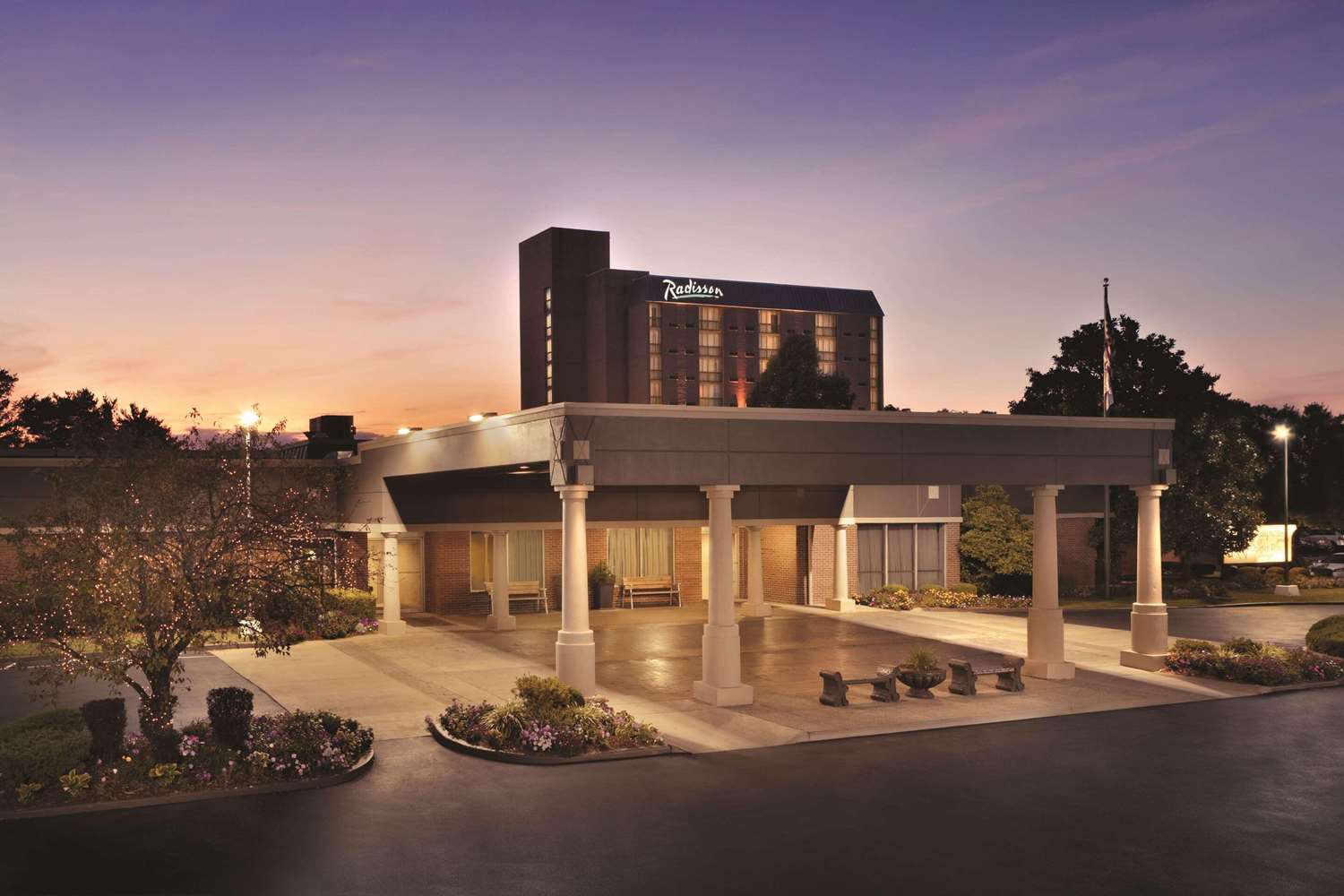 Radisson Hotel Louisville North 2/18