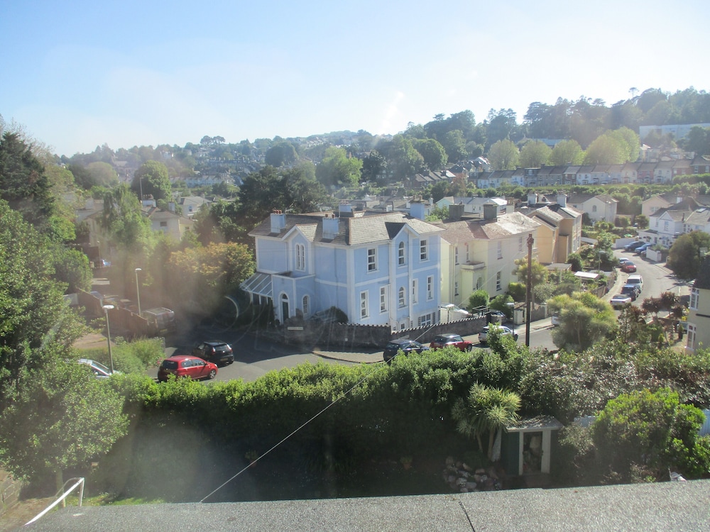 Ashwood Grange Hotel - B&amp;B 29/31